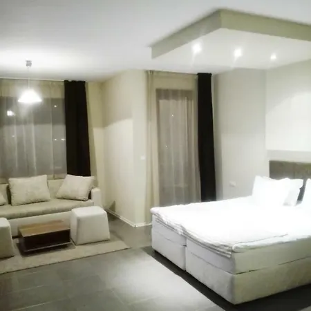 Green Life & Self Catering バンスコ